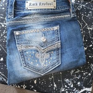 ROCK REVIVAL Betty Skinny Sz 32 Mid Rise Distressed Jeans LkNu Pre-owned Cond